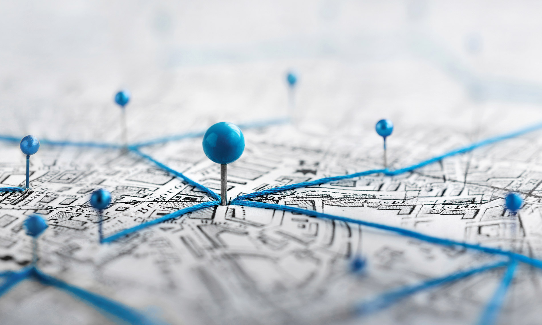 Maps representations in SLAM problem for simple environments.jpg